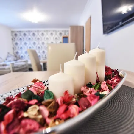 Comfortable Garden House With Terrace בית נופש *