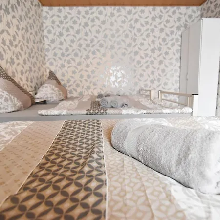 בית נופש Comfortable Garden House With Terrace Düren - Eifel